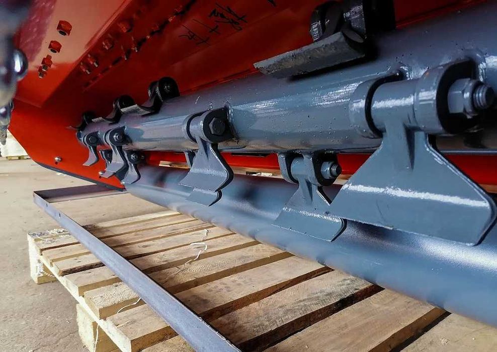 Мульчер універсальний Menasor 290 подрібнювач решток кукурудзи косилка