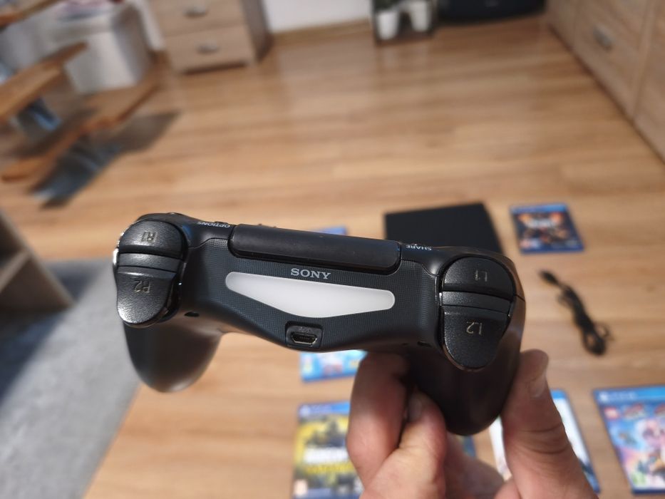 PlayStation 4 wersja 1tb z grami  fifa pl