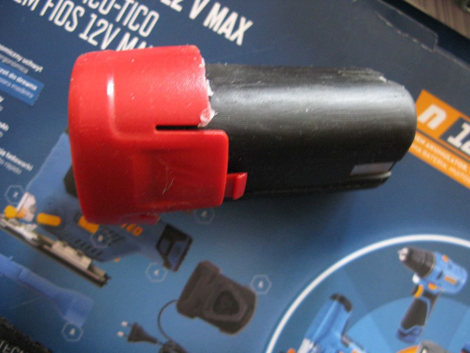 Wyrzynarka akumulatorowa 12v,2000mAh + drugi aku.  Uwaga obniżka