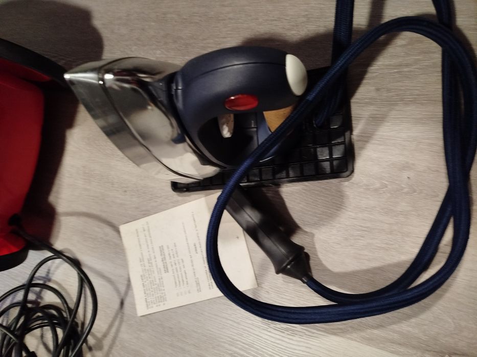 Máquina de limpeza a vapor com ferro de engomar