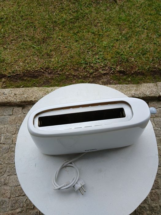 Torradeira da marca Krea, modelo TT130.