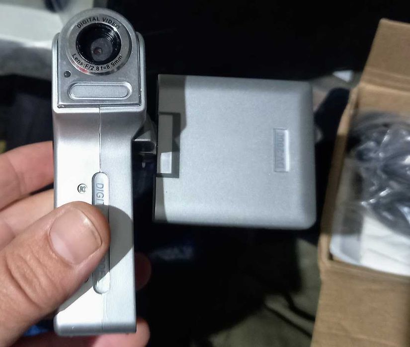 Mini Câmara de Vídeo Digital DV-2000 Vintage (Na Caixa com Acessórios)