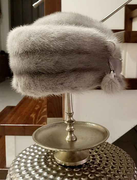 Toczek  srebrno szary z norek