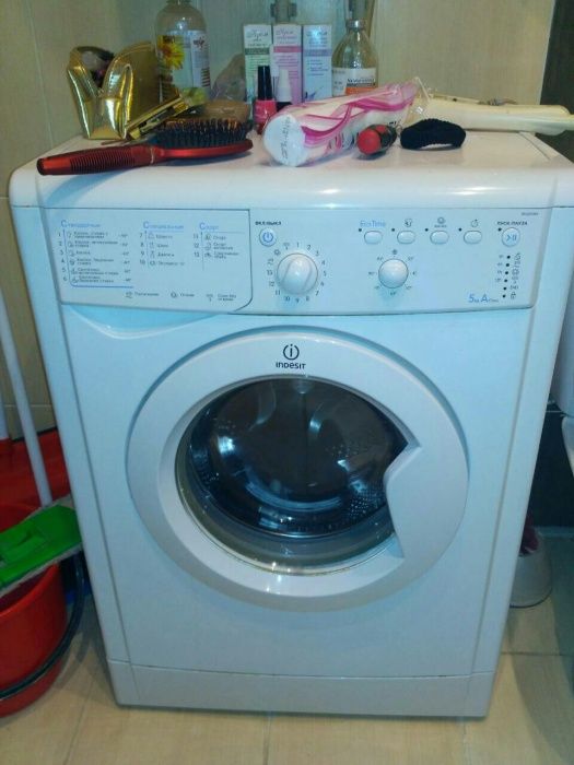 Продам по запчастям стиральную машину индезит51085