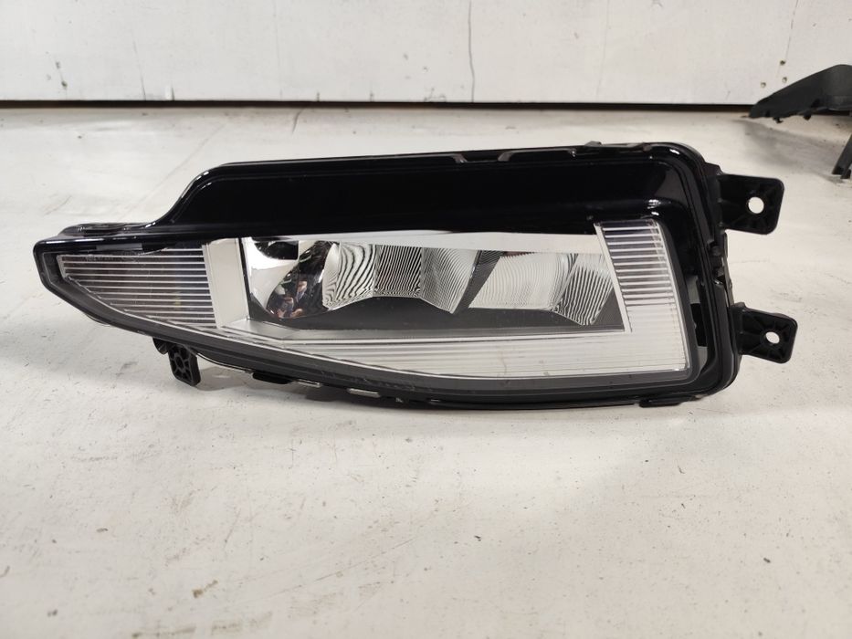 VW PASSAT B8 Lift Lewy Halogen Przeciwmgielny LED Oryg WLKP