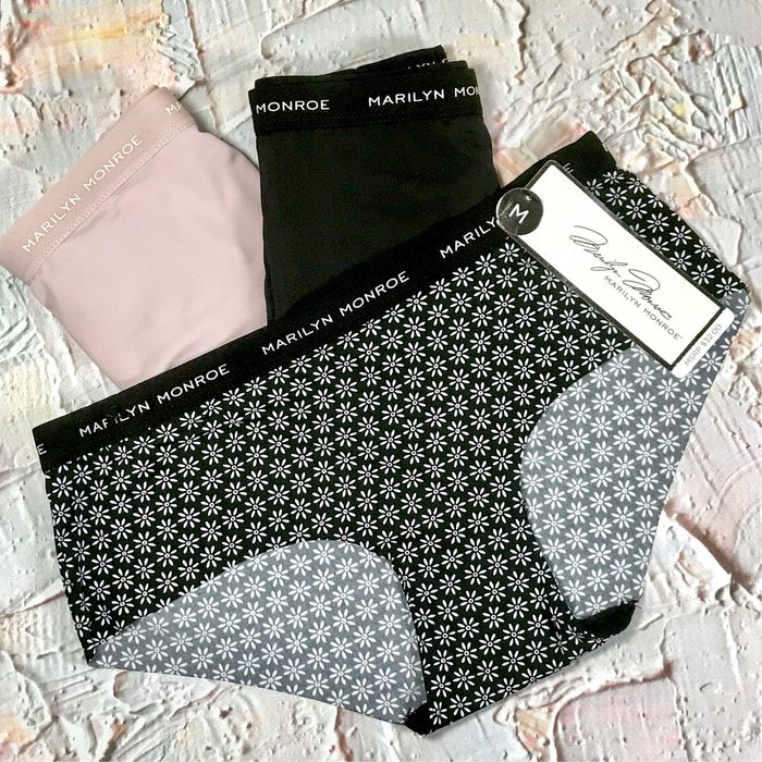 Бюстгалтери, трусики, жіноча білизна відомих брендів