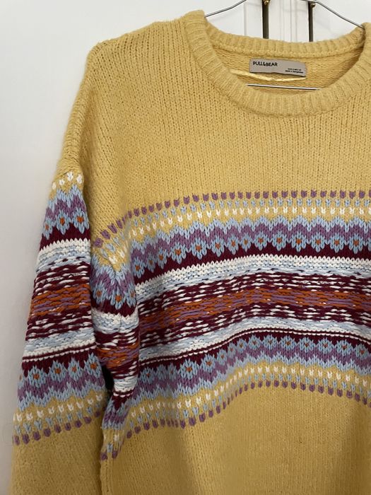 Camisola malha Pull and Bear amarela com padrão