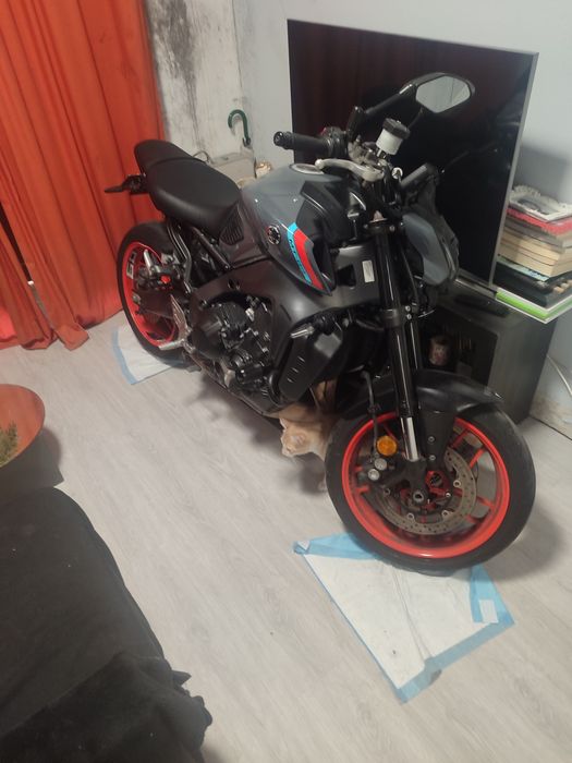 MT 09  em bom estado só hoje 7750