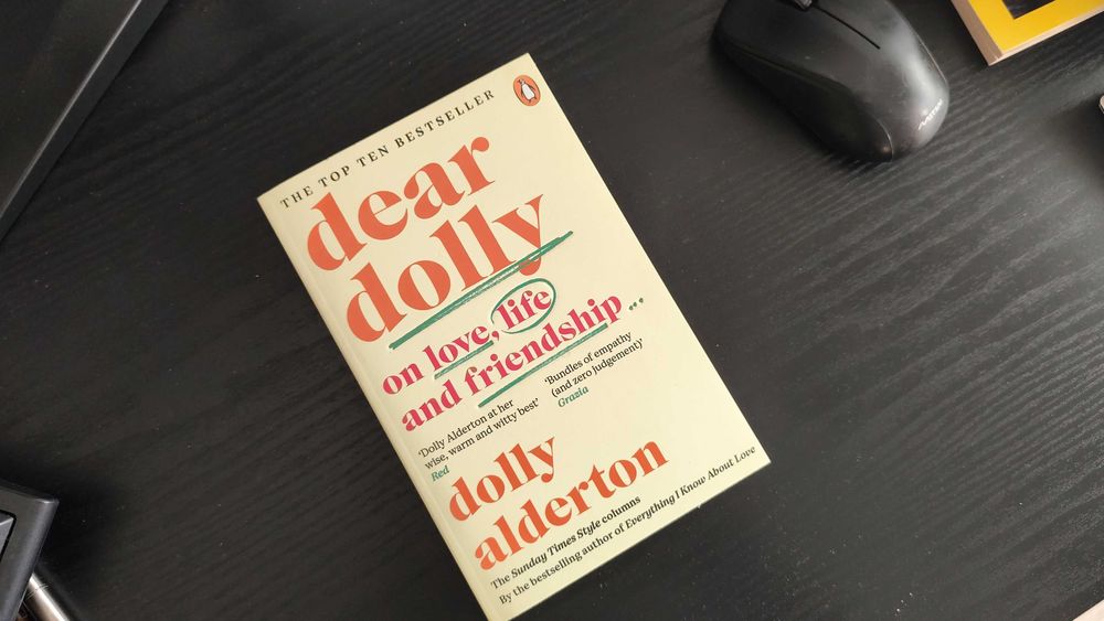 Livro Dear Dolly, de Dolly Alderton