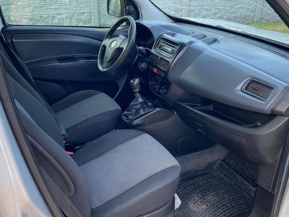 Fiat Doblo 2012 год,пассажир 7мест