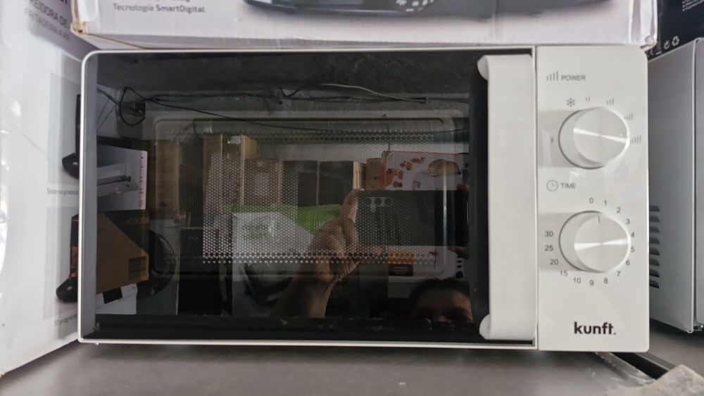 Microondas  kunft  20 litros