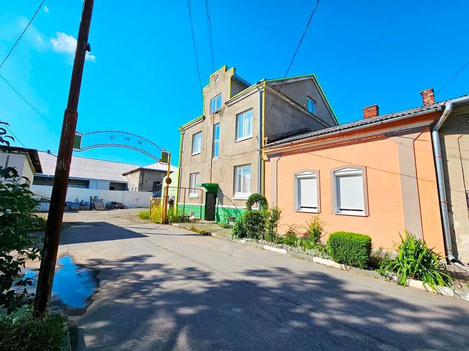 Продається виробничо-офісне приміщення в центральній частині м.Стрий