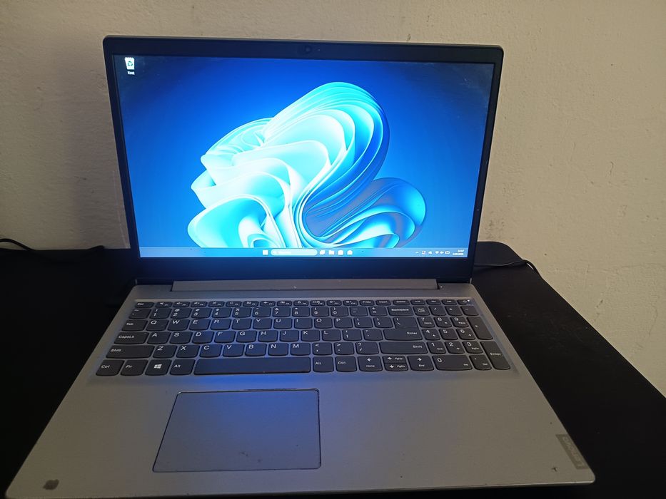 Laptop Lenovo ideapad 81ut