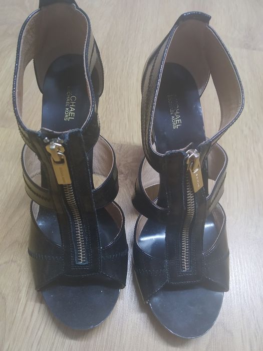 Жіночі босоніжки