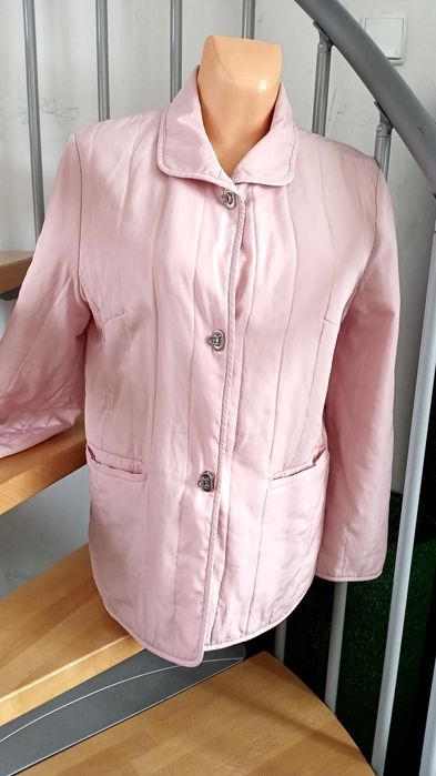 Kurtka przejściowa wiatrówka pudrowy róż pikowana kieszenie