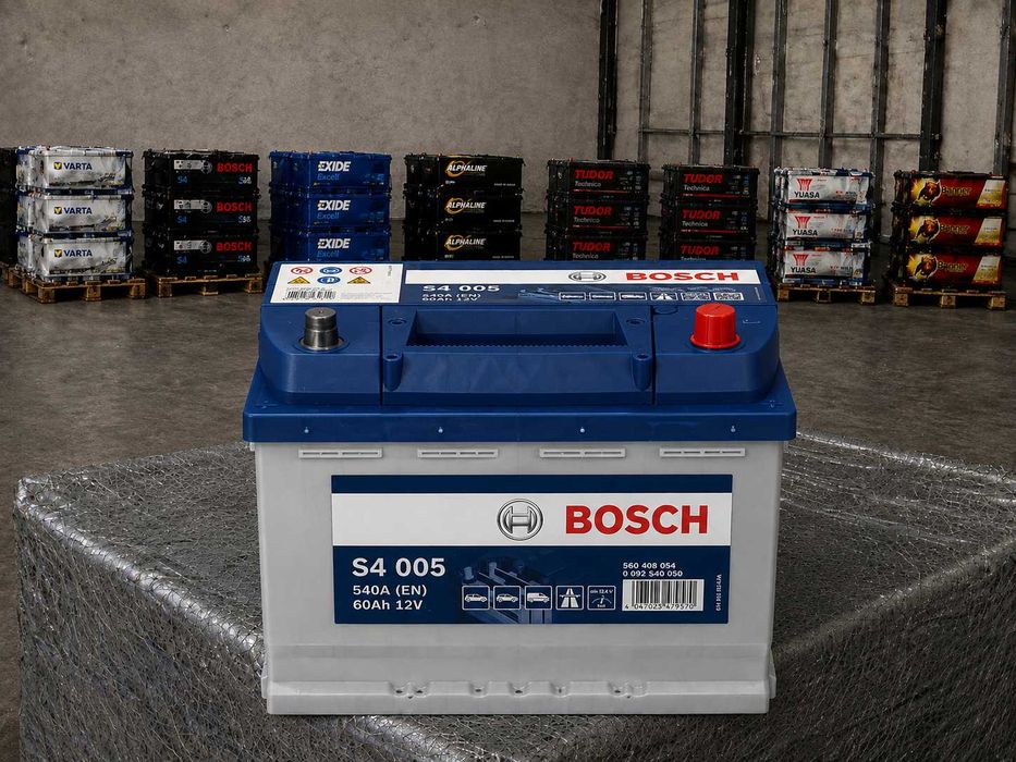 Автомобільний акумулятор BOSCH S4 005, 60 Аг, 12 В, 4047023479310