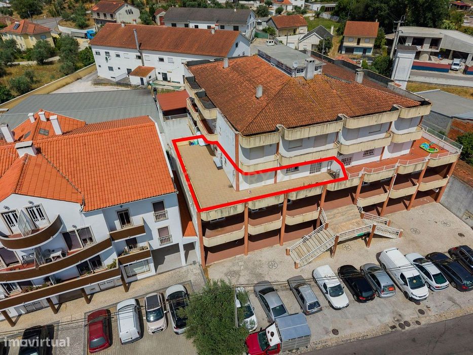 Espaçoso Apartamento T3 na Freixianda com Terraço