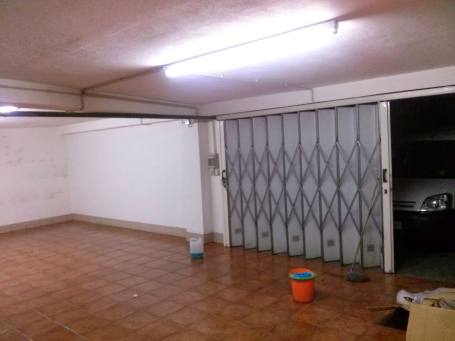 Garagem 65m² São Romão
