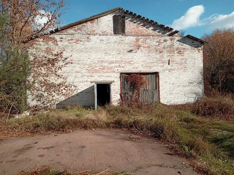 ПРОДАЖ - Група інвентарних об’єктів, площею 2106,9 кв.м. с. Кобижча