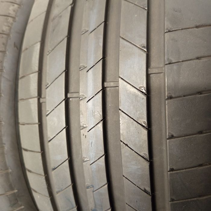 235/45R18 Goodyear Eagle