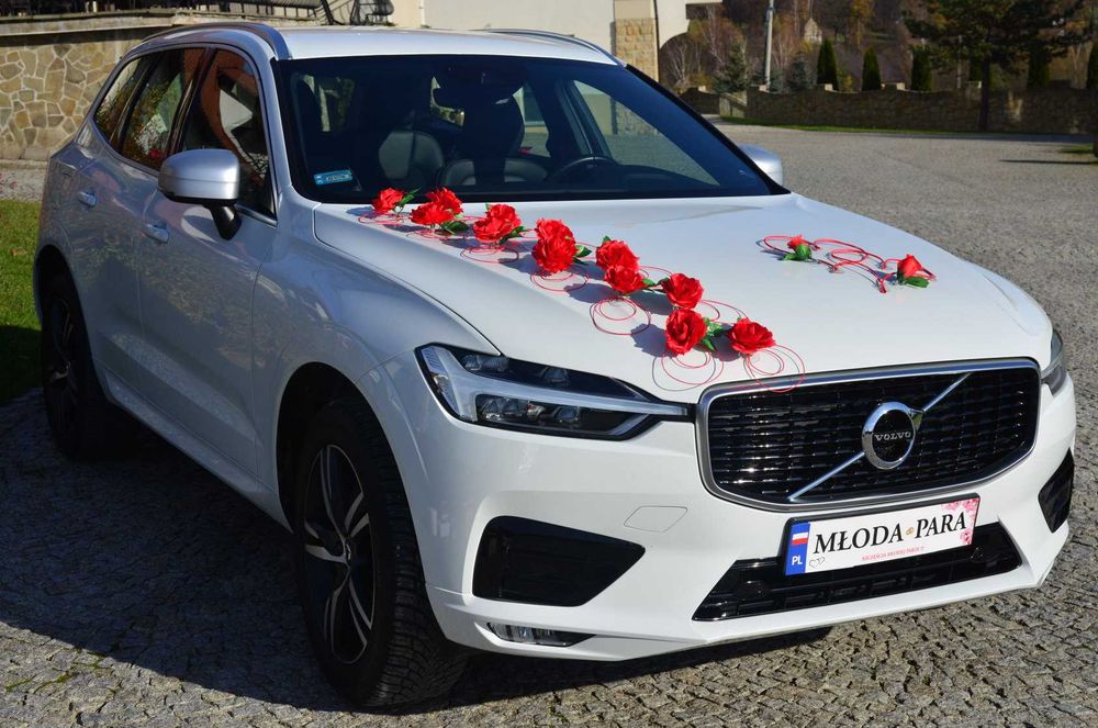 Piękna czerwona ozdoba dekoracja na auto do ślubu.POLECAMY 320