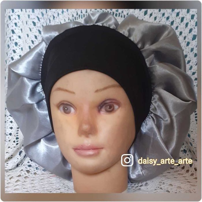 Touca de cetim para dormir e manter o cabelo hidratado
