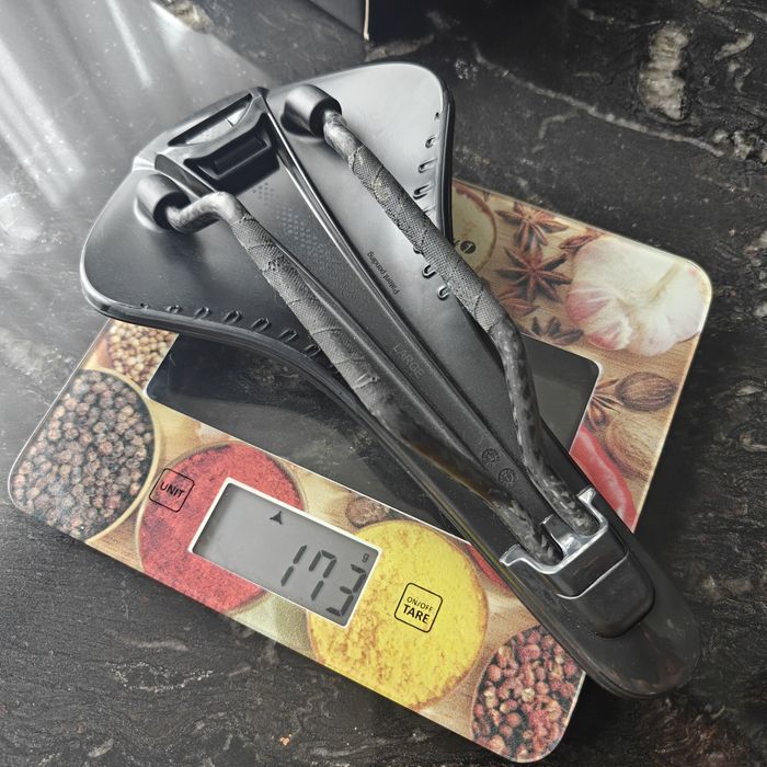 Siodełko Fizik Antares Versus Evo R1 Large 152mm 173g