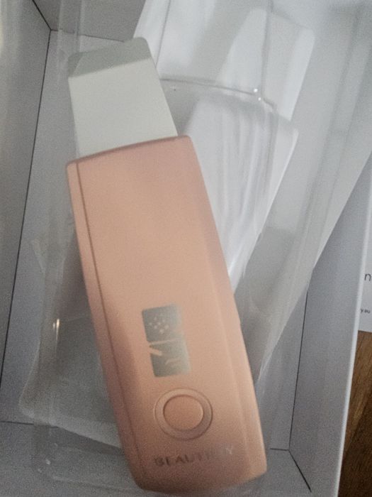 Beautifly Blush B-Scurb sonic skin scrubber