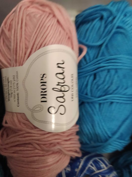 Włóczki różne kolory ok.800g