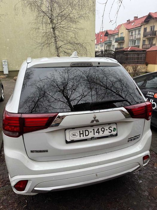 Mitsubishi Outlander PHEV • 2015 • Benzyna 2.0