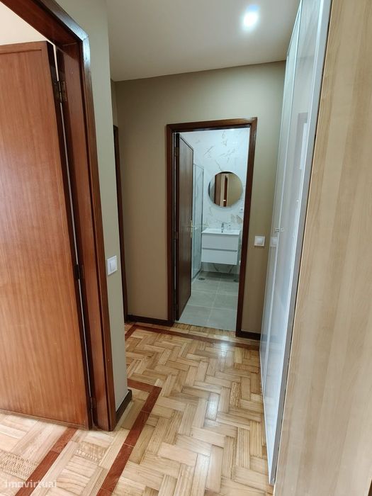 T2 moderno com varanda e terraço no Porto