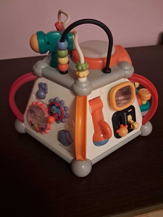 Продаю розвиваючий музичний центр