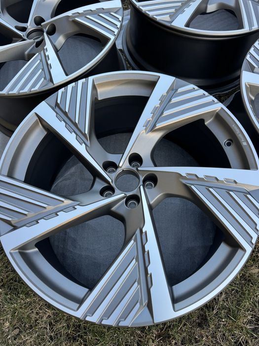 Нові оригінальні диски 22 Audi sport  Q7  Q8  e-tron