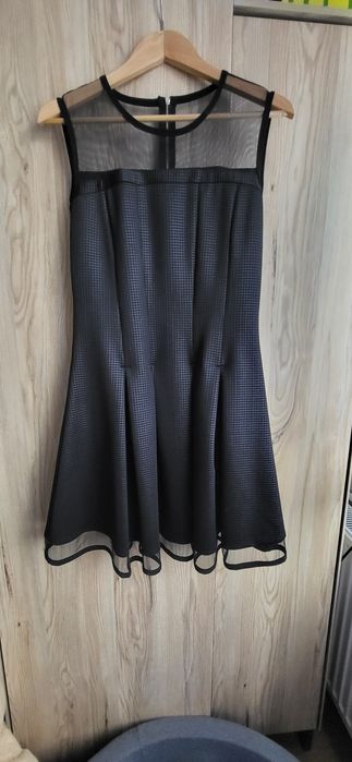 Elegancka czarna sukienka