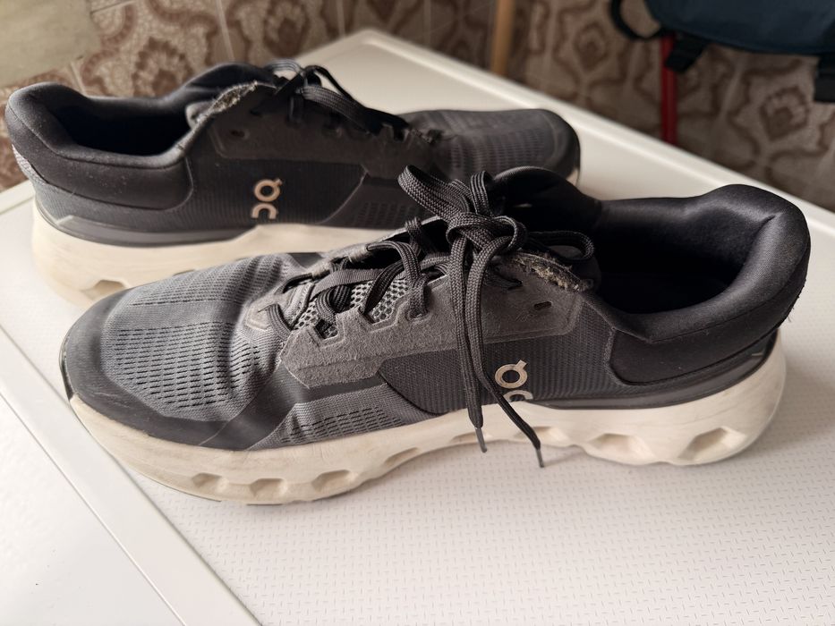 Tenis On running