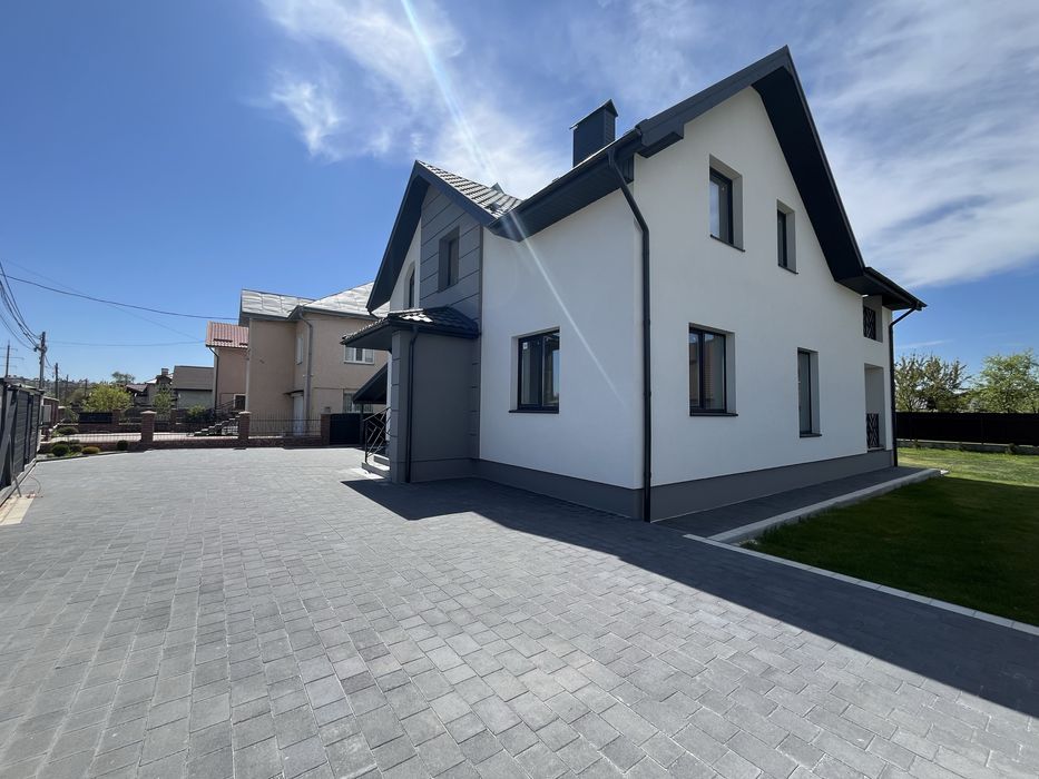 Продається будинок в Крихівцях. Всі міські комунікації. Асфальтований підʼїзд