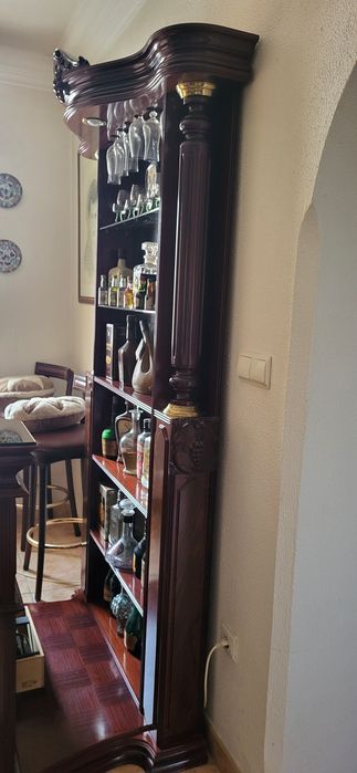 Bar com 2 bancos