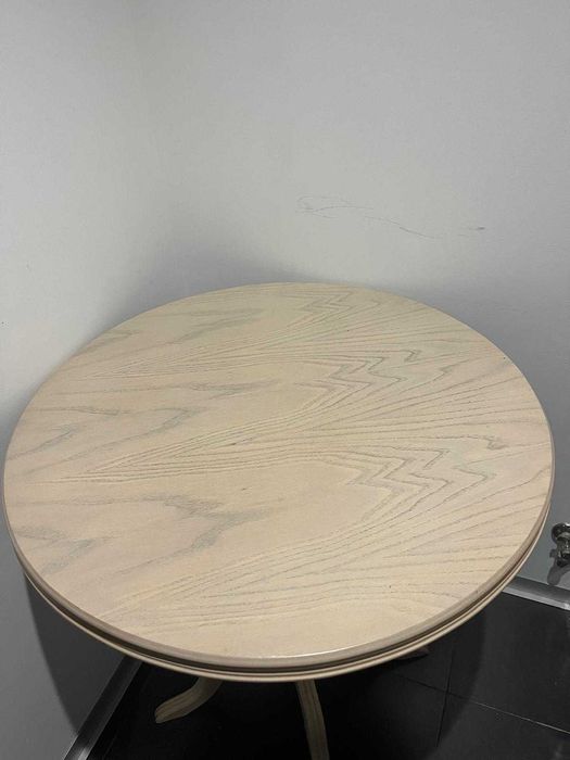 Mesa redonda para sala de Madeira