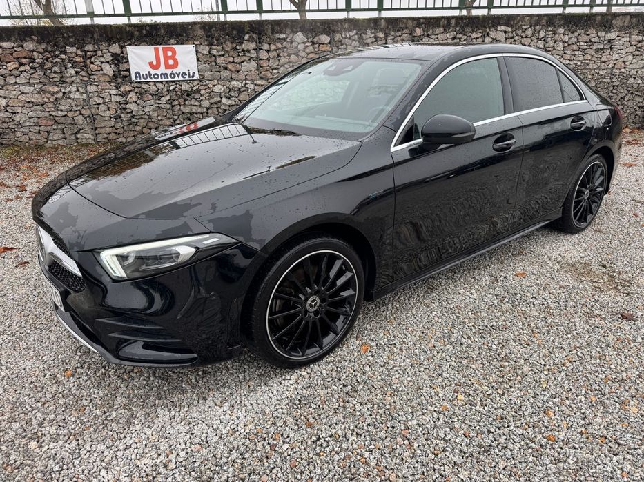 Mercedes-Benz A 250 Limousine e AMG Line