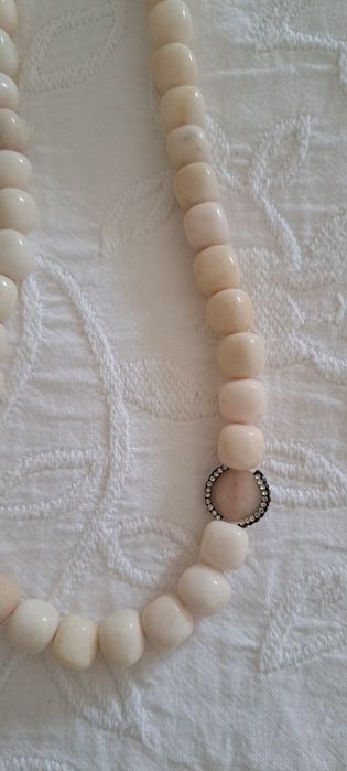 Colar de pérolas verdadeiras