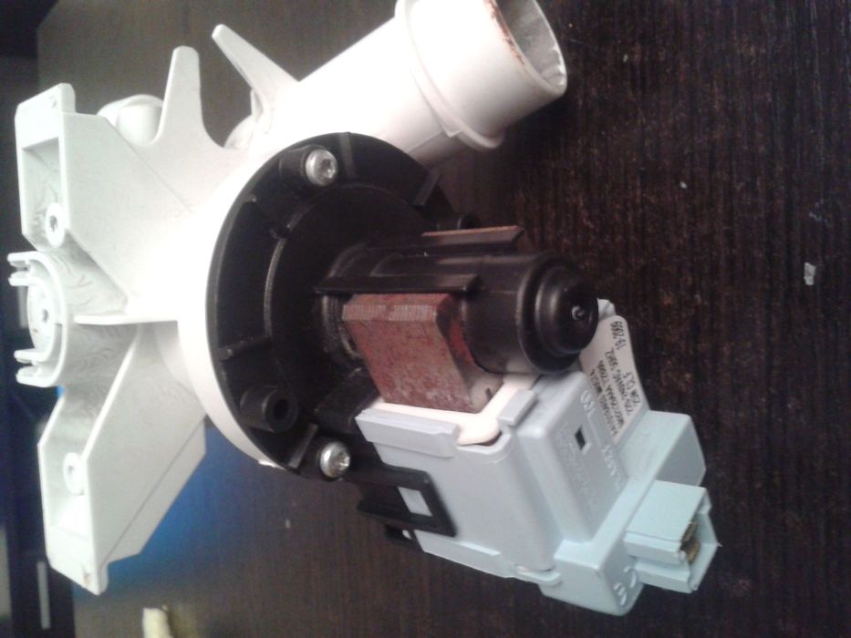 Używana pompa wody do pralki Candy GO4 1264D-16S