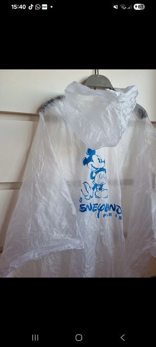 Capas da Disney  da chuva  como novas