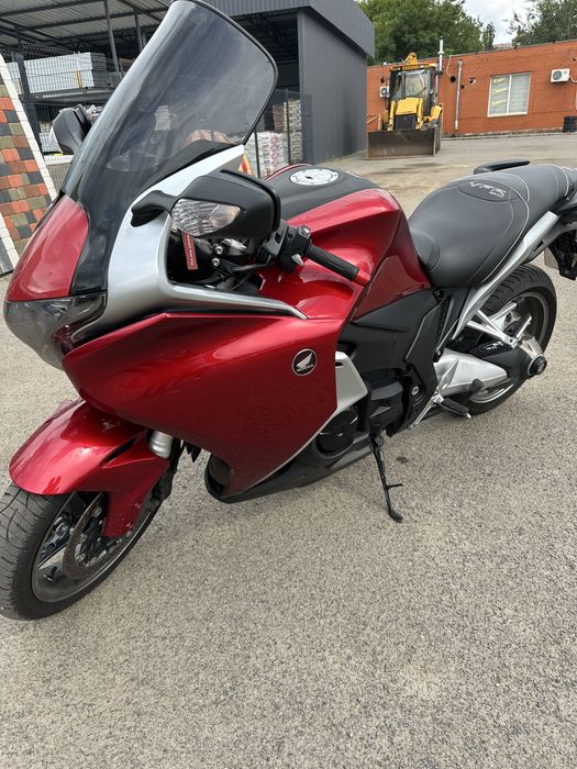 Мотоцикл HONDA VFR1200F