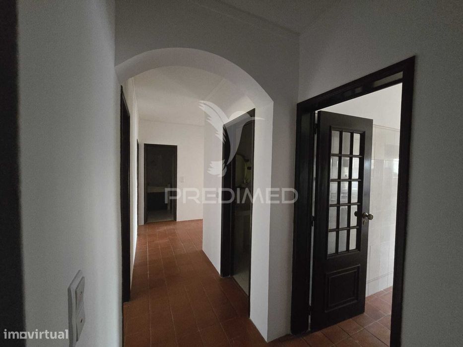 Excelente Apartamento T3 com Varanda e Marquises em Torres Novas