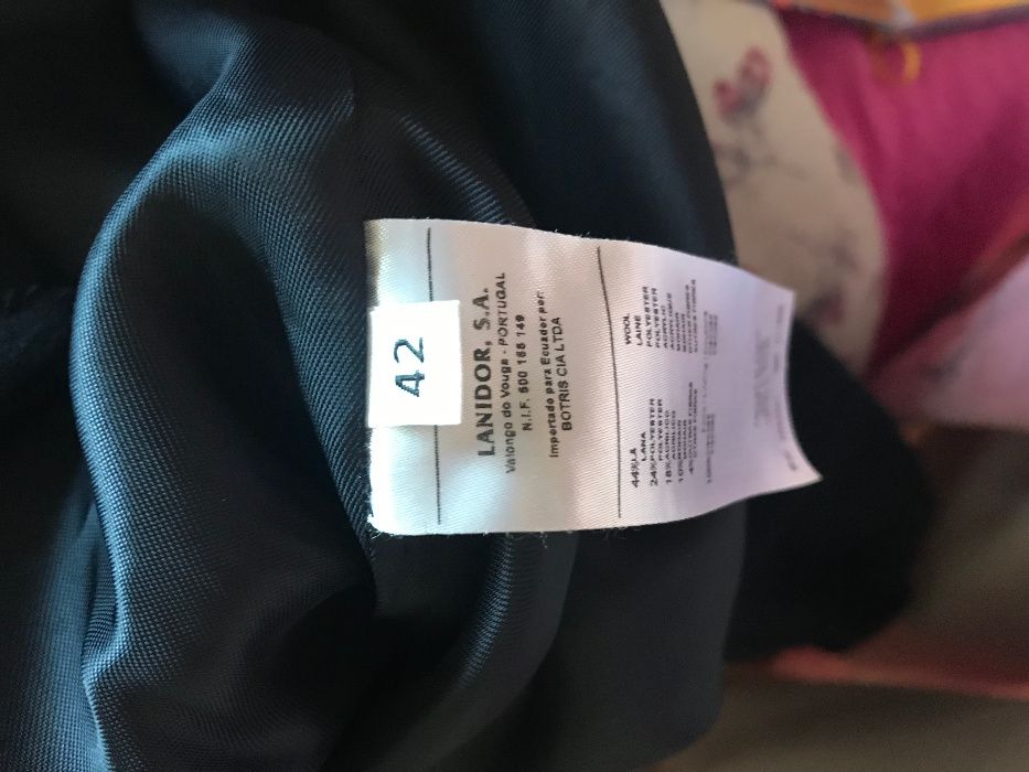 Casaco azul com botões dourados Lanidor