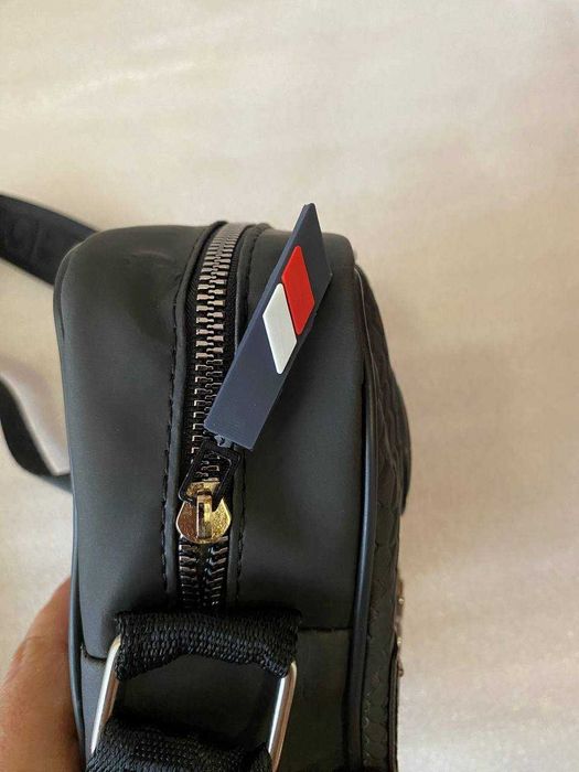 Сумочка  Tommy Hilfiger . Мужская сумка. Сумка через плечо.