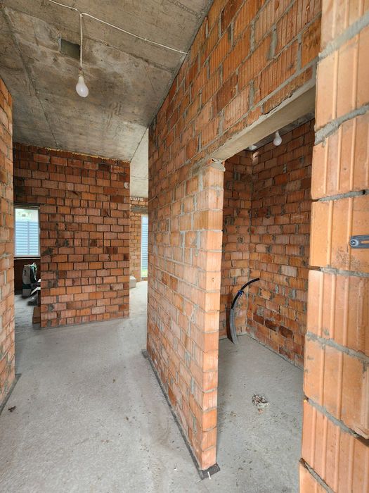 Від забудовника. Продам будинок. Світло, вода, газ, автонавіс.