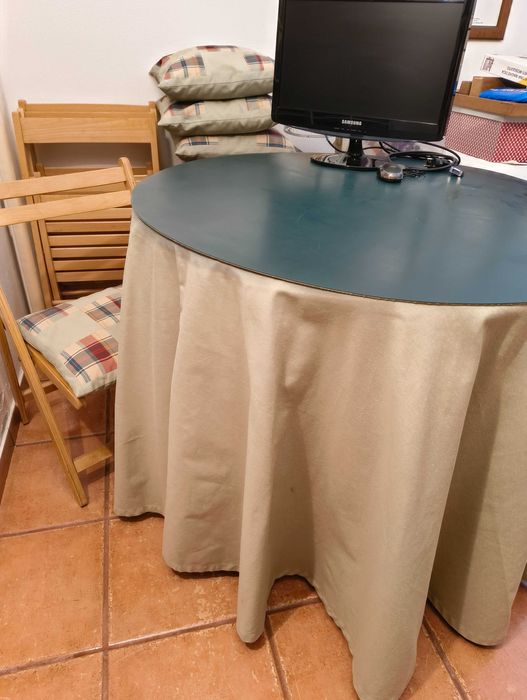 Mesa de camilha c/ acessórios