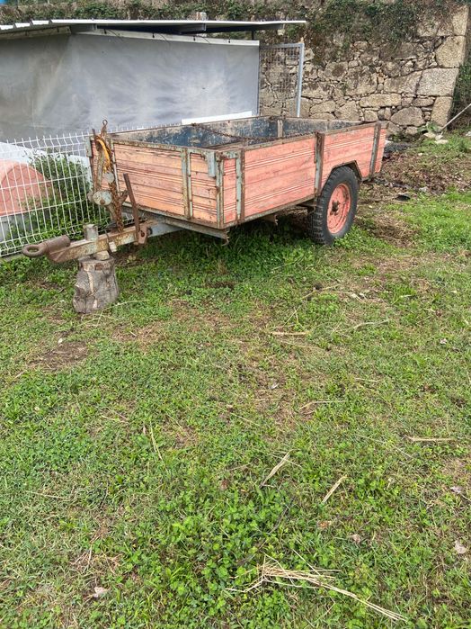Reboque agrícola.