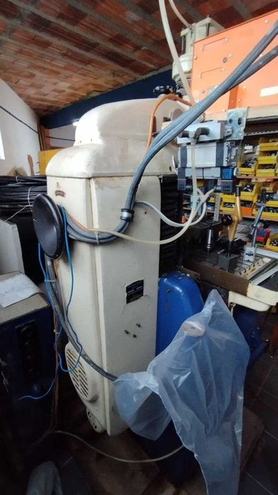Fresadora Universal Deckel (Usada) c/ Ferramenta